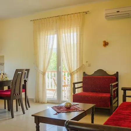 San Giorgio Apartment *